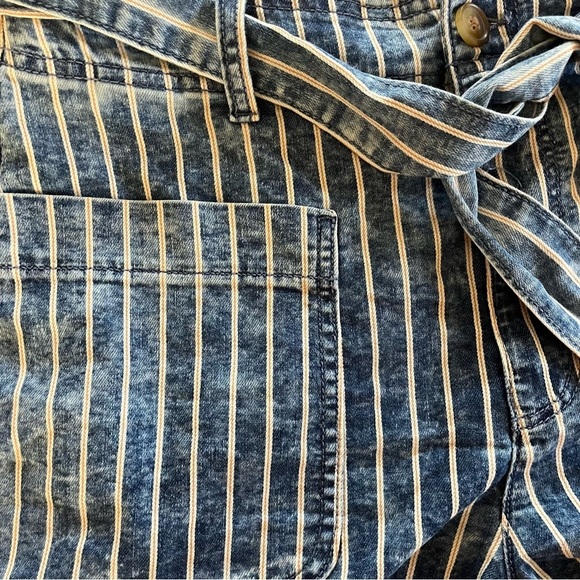 American Eagle Blue White Striped Belted High Rise Shorts 10 Festival Coastal - Picture 4 of 10